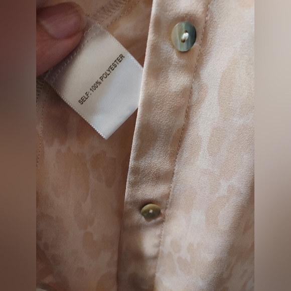 🐆 Blush Leopard Print Blouse - Picture 4 of 7